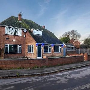 Holiday home Moor Haven At Heathrow, Stanwell